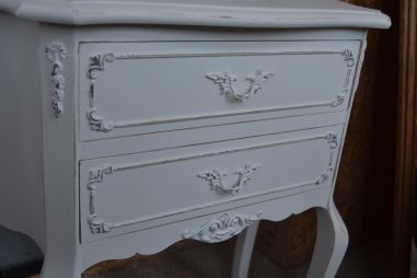 (n-7449/1) Väiksem valge kapike