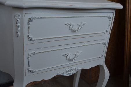 (n-7449/1) Väiksem valge kapike