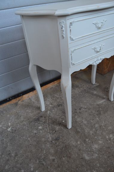 (n-7449/1) Väiksem valge kapike