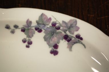 (n-7450/2) Epiag Royal Porcelain, põldmarjadega  vaagen