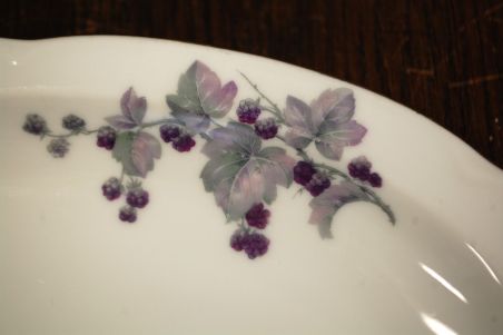 (n-7450/2) Epiag Royal Porcelain, põldmarjadega  vaagen