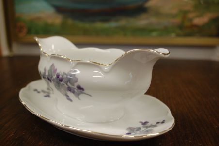 (n-7450/3) Epiag Royal Porcelain, põldmarjadega  kastmenõu