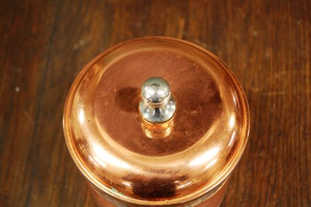 (n-7454) Dorre, metallnõu kaanega