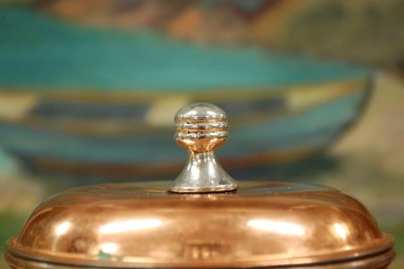 (n-7454) Dorre, metallnõu kaanega