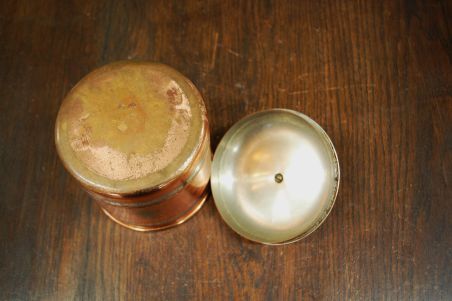 (n-7454) Dorre, metallnõu kaanega