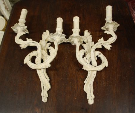 (10-1052) Rasked metallist valged seinalambid, 2tk komplektis