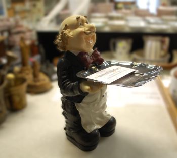 (n-7457) Lauapealne kuju/ visiitkardihoidja "Kelner" 2