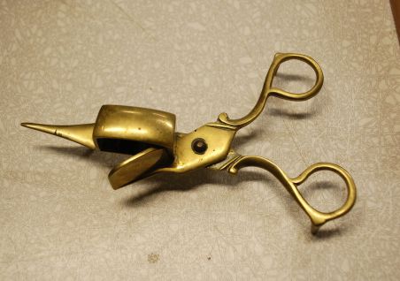 (n-7458) Küünlakustutaja