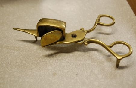 (n-7458) Küünlakustutaja