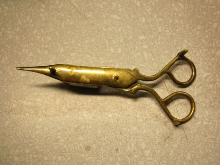 (n-7458) Küünlakustutaja