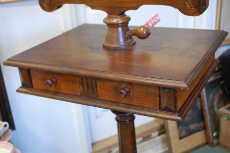 (L-305) Habemeajamise laud peegliga