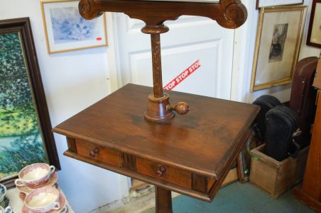 (L-305) Habemeajamise laud peegliga