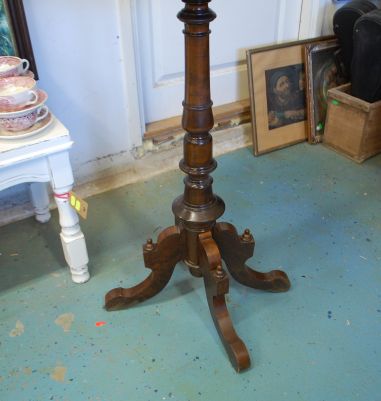 (L-305) Habemeajamise laud peegliga