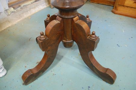 (L-305) Habemeajamise laud peegliga