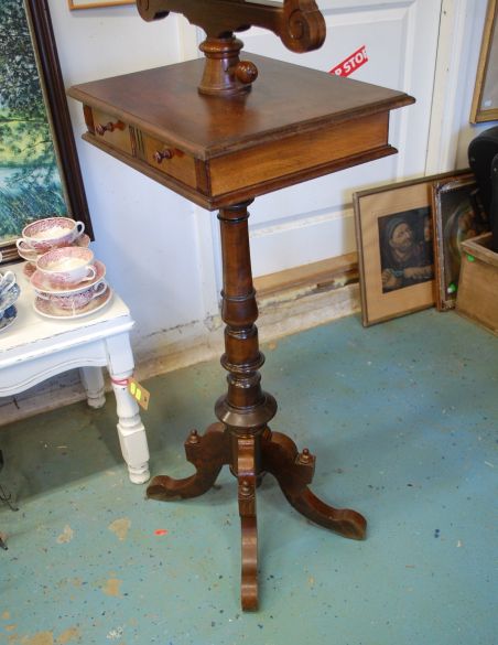 (L-305) Habemeajamise laud peegliga