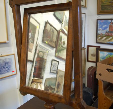 (L-305) Habemeajamise laud peegliga