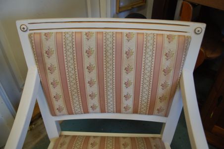 (L-311) Käetugedega tool