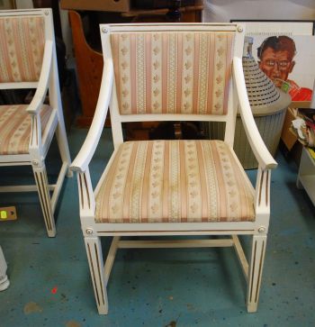 (L-311) Käetugedega tool 2