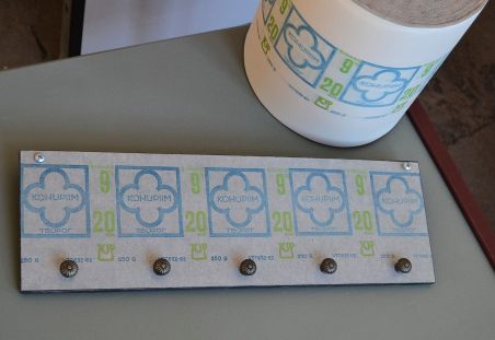 (L-726) Vana kohupiima ümbrispaberiga köögirätiku nagi