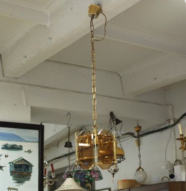 (n-7416) Klaasist tahuline disainlaelamp