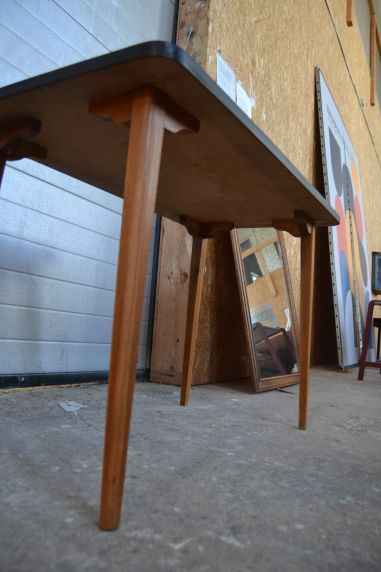 (L-727) Retro diivanilaud