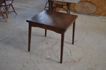 (L-729) Retro väiksem pikendusplaatidega söögilaud