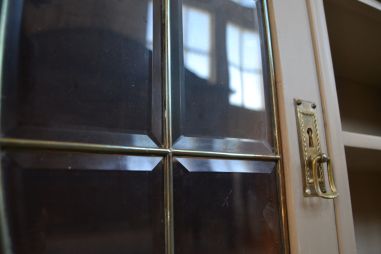 (L-731) Suurem seinakapp või madalam puhvet