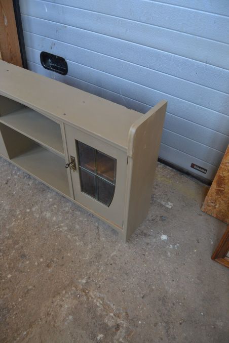 (L-731) Suurem seinakapp või madalam puhvet