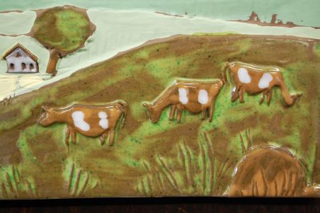 (L-733) JIE Gantofta Keramik, ruumiline lehmadega seinapilt, keraamika, nr 930