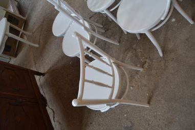 (L-739) Valged viinitoolid, 6 tk komplektis