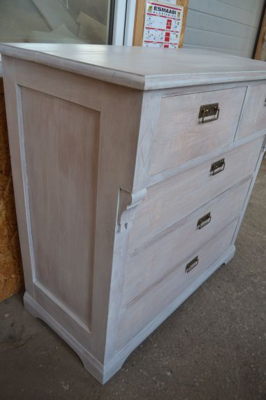 (L-743) Suur valge kummut