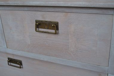 (L-743) Suur valge kummut