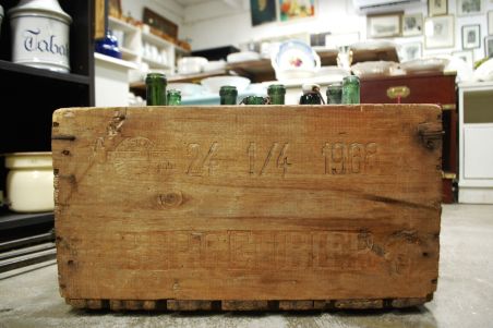 (10-721/5) Vana pudelitega kast, 1968