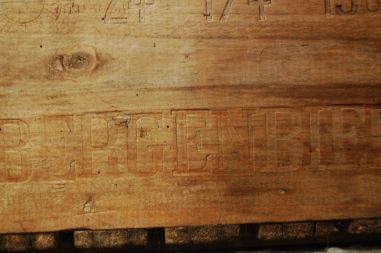 (10-721/5) Vana pudelitega kast, 1968