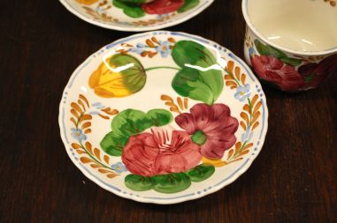 (n-4810/3) Simpsons LTD. Belle Fiore kohvitassid-taldrikud 5tk, käsitöö