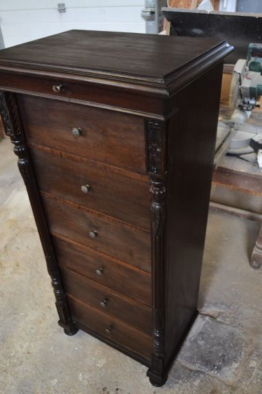 (L-745) Vana sahtlitega kummut