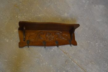 (n-7501) Mütsiriiuliga riidenagi