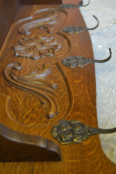 (n-7501) Mütsiriiuliga riidenagi