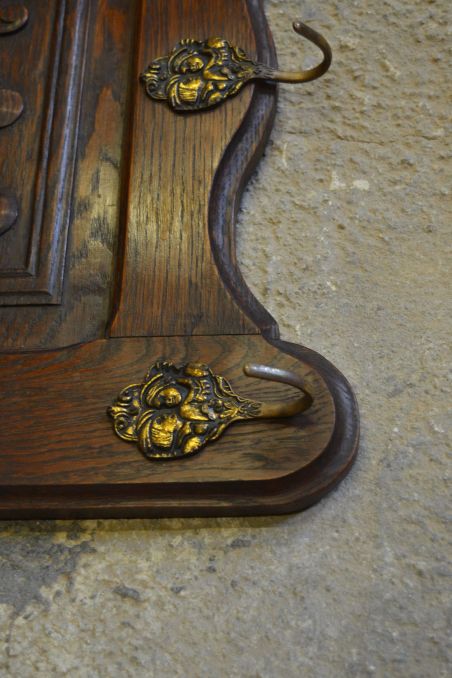 (n-7502) Suurem pardidekooriga mütsiriiuliga seinanagi