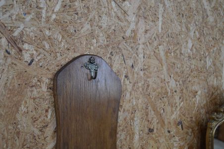 (n-7512) Tassinagi, püstine nagi