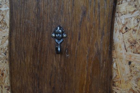 (n-7512) Tassinagi, püstine nagi