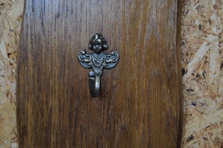 (n-7512) Tassinagi, püstine nagi