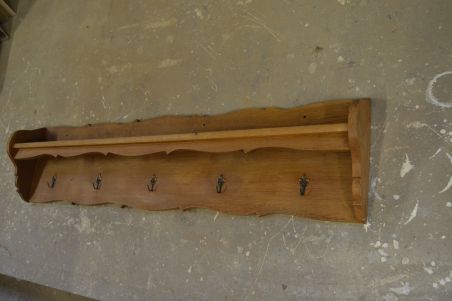 (n-7519) Suurem riiuliga nagi, köögiriiul