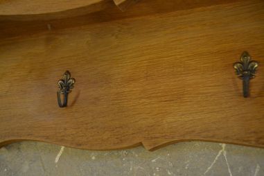 (n-7519) Suurem riiuliga nagi, köögiriiul