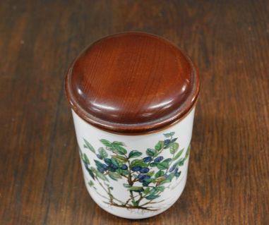 (n-7523/3) Villeroy & Boch Botanica kõrge puitkaanega toos Vaccinium myrtillus