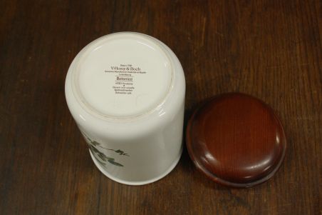 (n-7523/3) Villeroy & Boch Botanica kõrge puitkaanega toos Vaccinium myrtillus