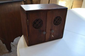 (n-7542) Huvitav rustikaalne seinakapp