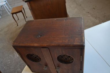 (n-7542) Huvitav rustikaalne seinakapp