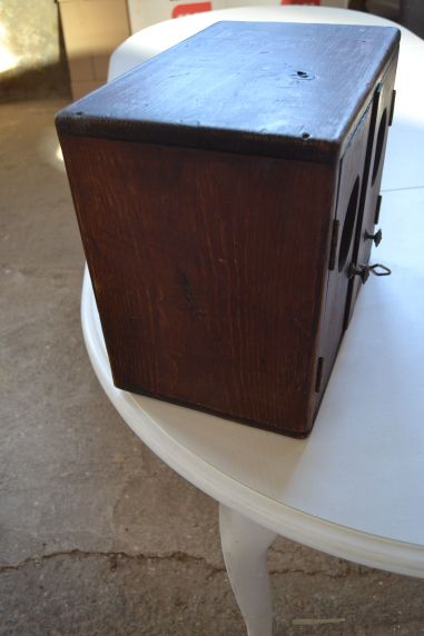 (n-7542) Huvitav rustikaalne seinakapp