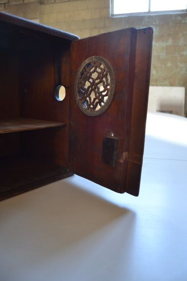 (n-7542) Huvitav rustikaalne seinakapp